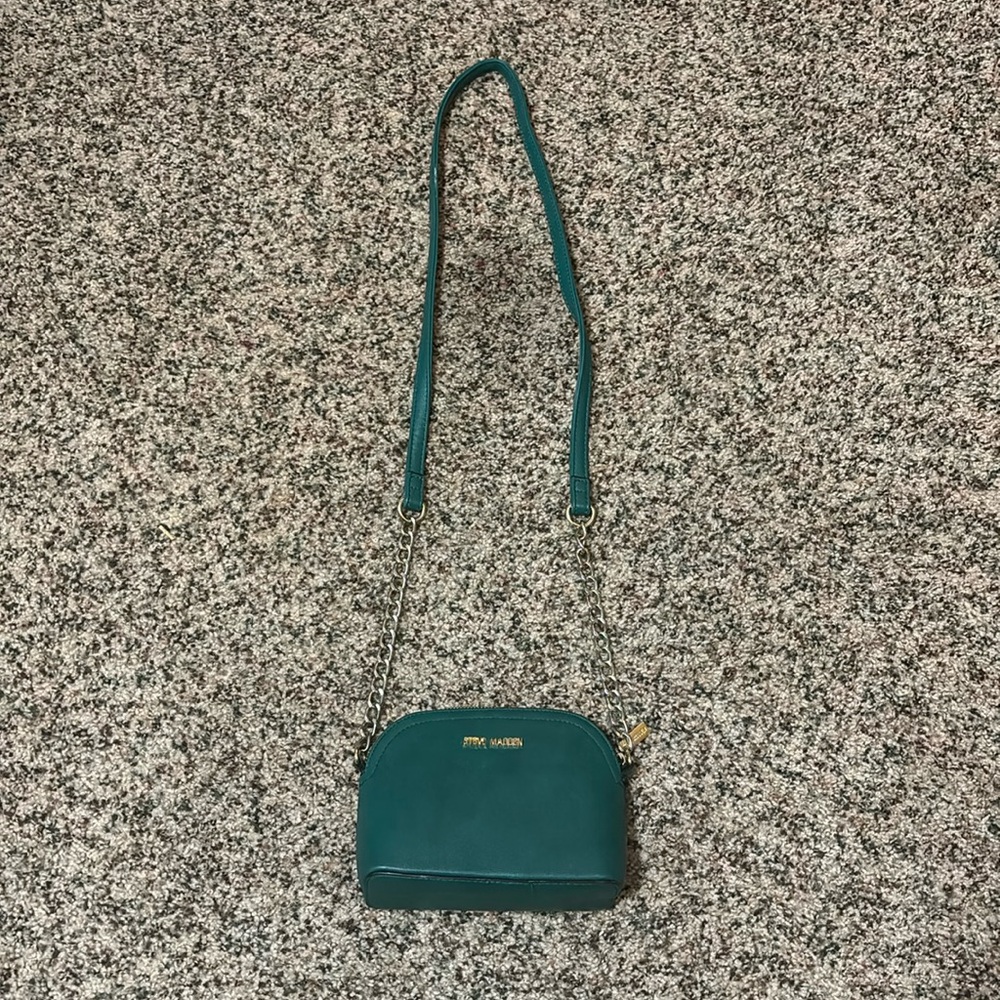 DONATING SOON! Steve Madden green crossbody purse
